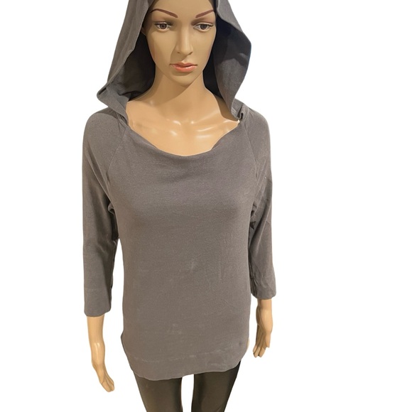 Soft and light weight hoodie - Picture 5 of 7